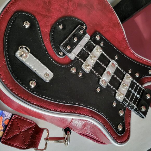 *NEW RARE GUITAR SHAPE CROSSBODY PURSE BAG - Picture 2 of 9